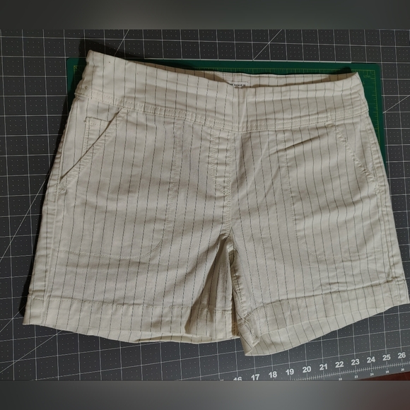 Women's Cream Striped Shorts - Picture 1 of 6